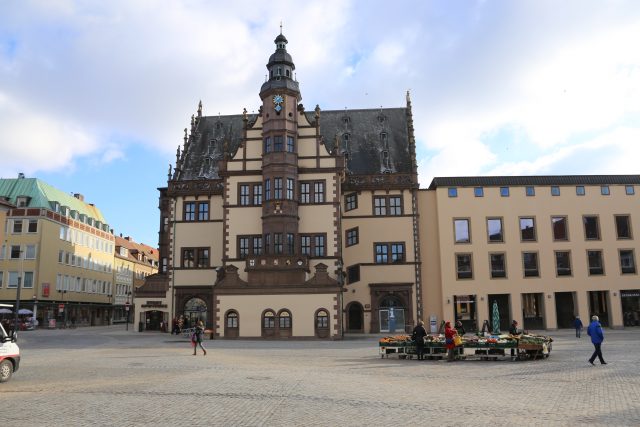 Er sucht sie schweinfurt