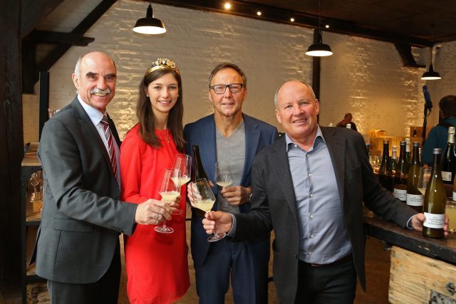 Artur Steinmann, Selina Dusold, Hermann Mengler, Dr. Hermann Kolesch (v. l. n. r. )