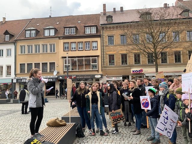 Er sucht sie raum schweinfurt