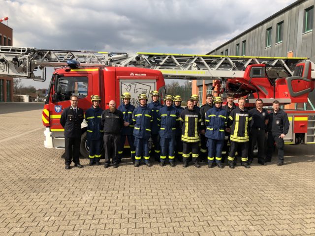 Neue Atemschutzgeräteträger für Feuerwehr und Technisches Hilfswerk