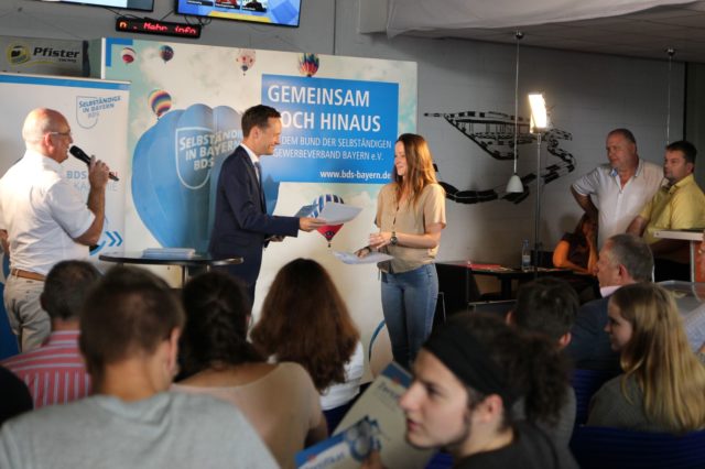 Übergabe_VanessaKrug_Leitung