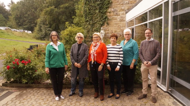 Grüne Damen